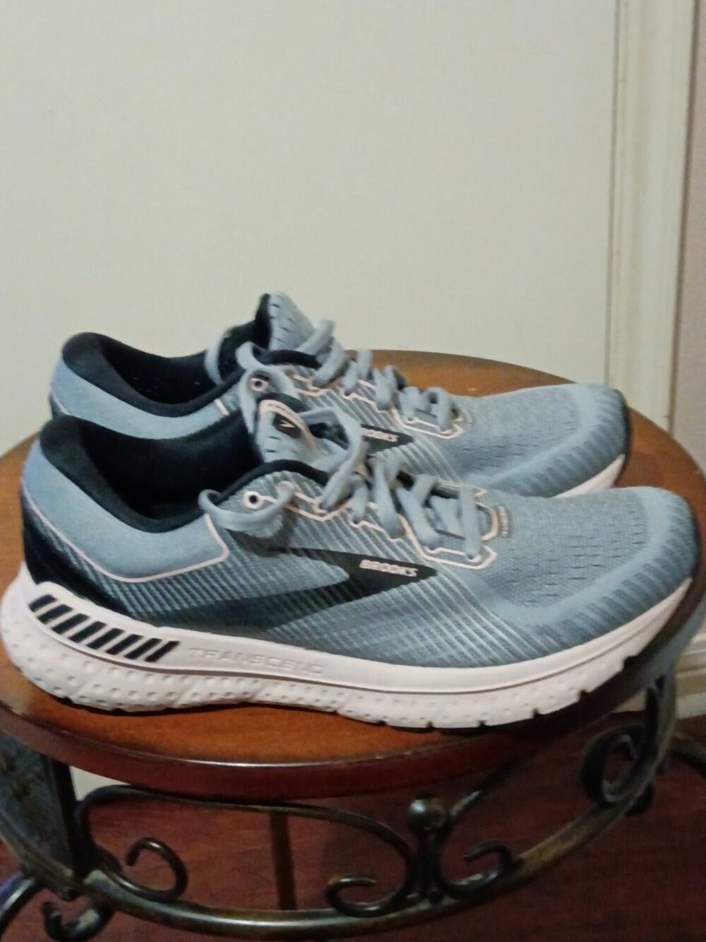 Brooks Womens Transcend 7 1203191B074 Gray Pink Running Shoes Sneakers Size 8 B